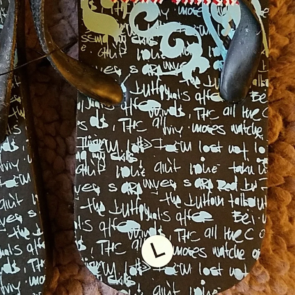 Rare 2000s Vault Flip Flops Y2K Beach Sandals Pool Resort  Vacation Travel NWT